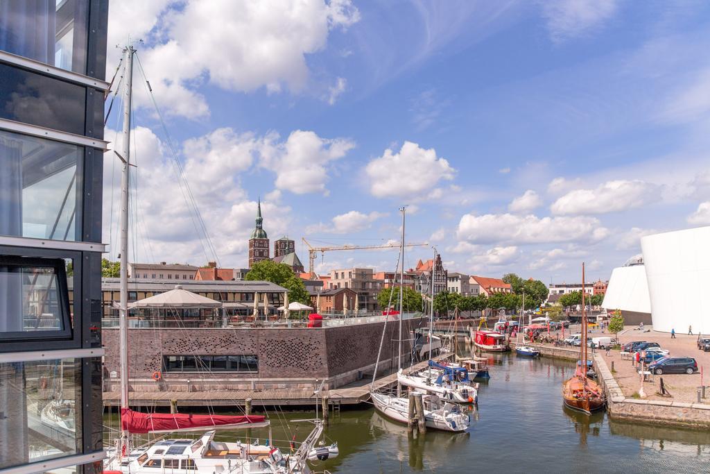 Hochwertige Apartments im Stralsunder Hafen Exterior foto