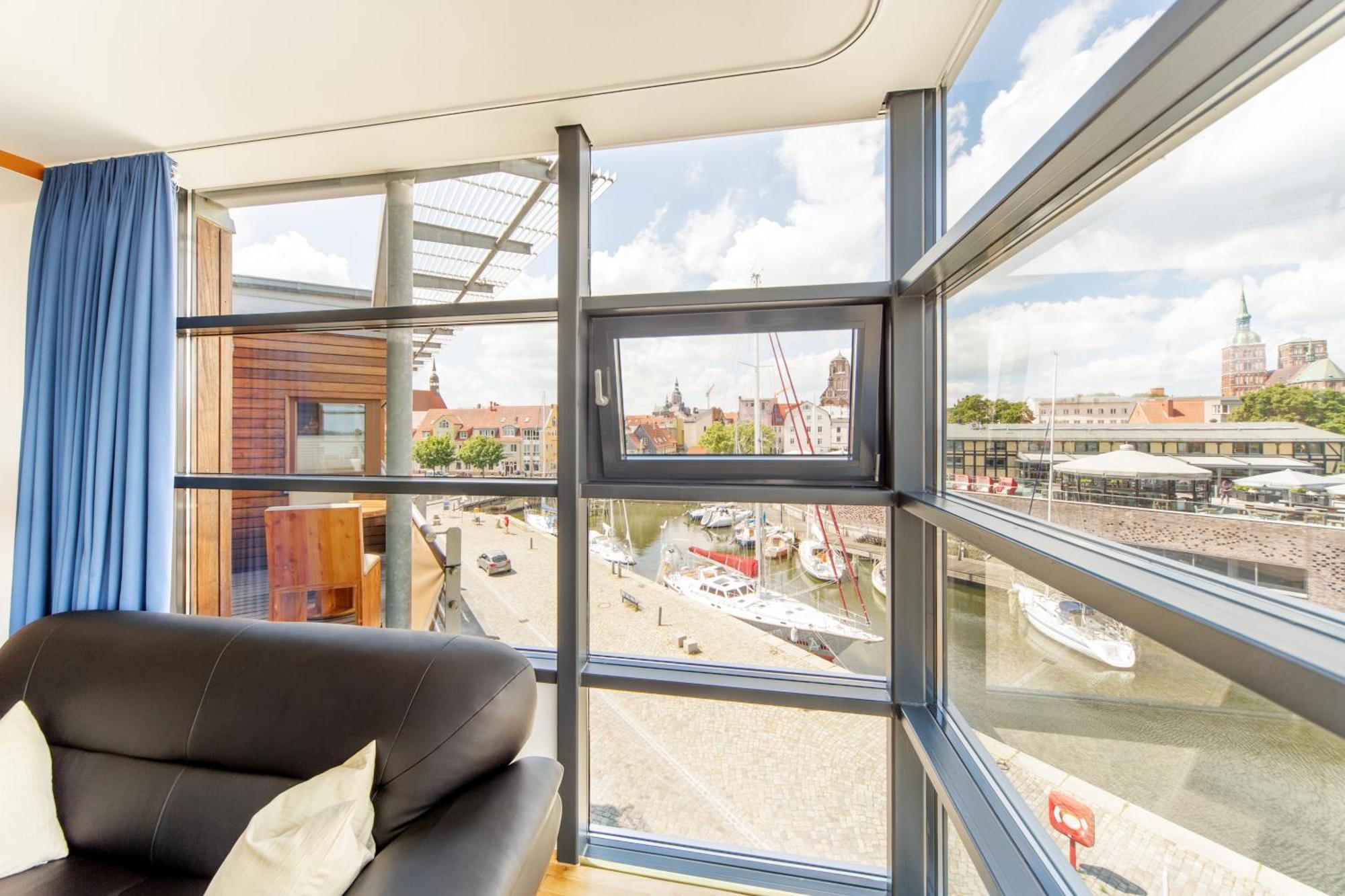 Hochwertige Apartments im Stralsunder Hafen Exterior foto